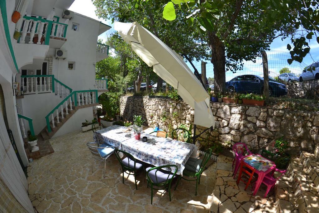 Apartmani Jenny I Tania Лопар Екстериор снимка