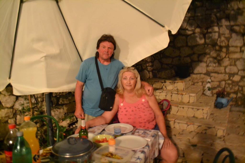 Apartmani Jenny I Tania Лопар Екстериор снимка