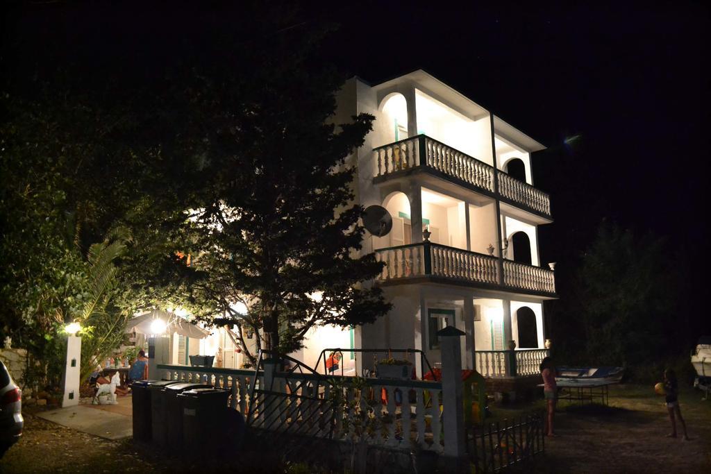 Apartmani Jenny I Tania Лопар Екстериор снимка