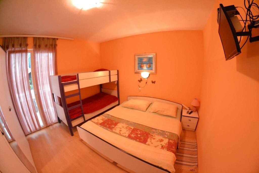 Apartmani Jenny I Tania Лопар Екстериор снимка