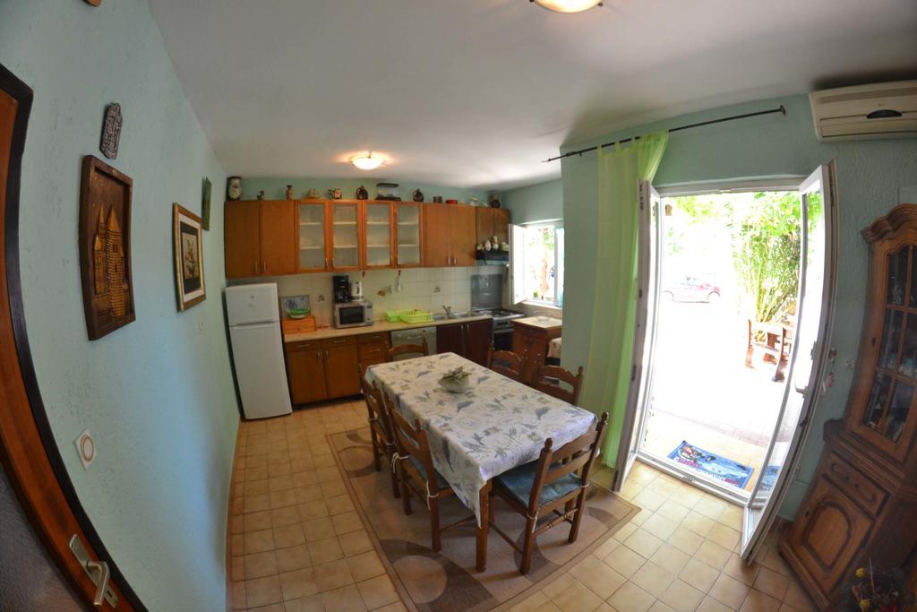 Apartmani Jenny I Tania Лопар Екстериор снимка
