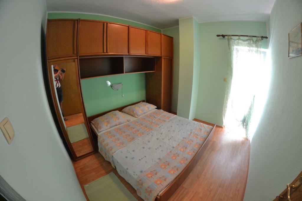 Apartmani Jenny I Tania Лопар Екстериор снимка