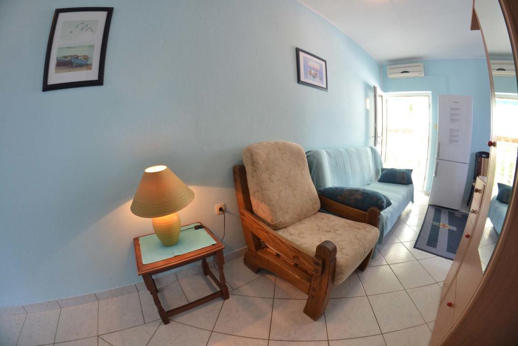 Apartmani Jenny I Tania Лопар Екстериор снимка