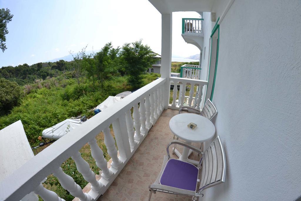 Apartmani Jenny I Tania Лопар Екстериор снимка