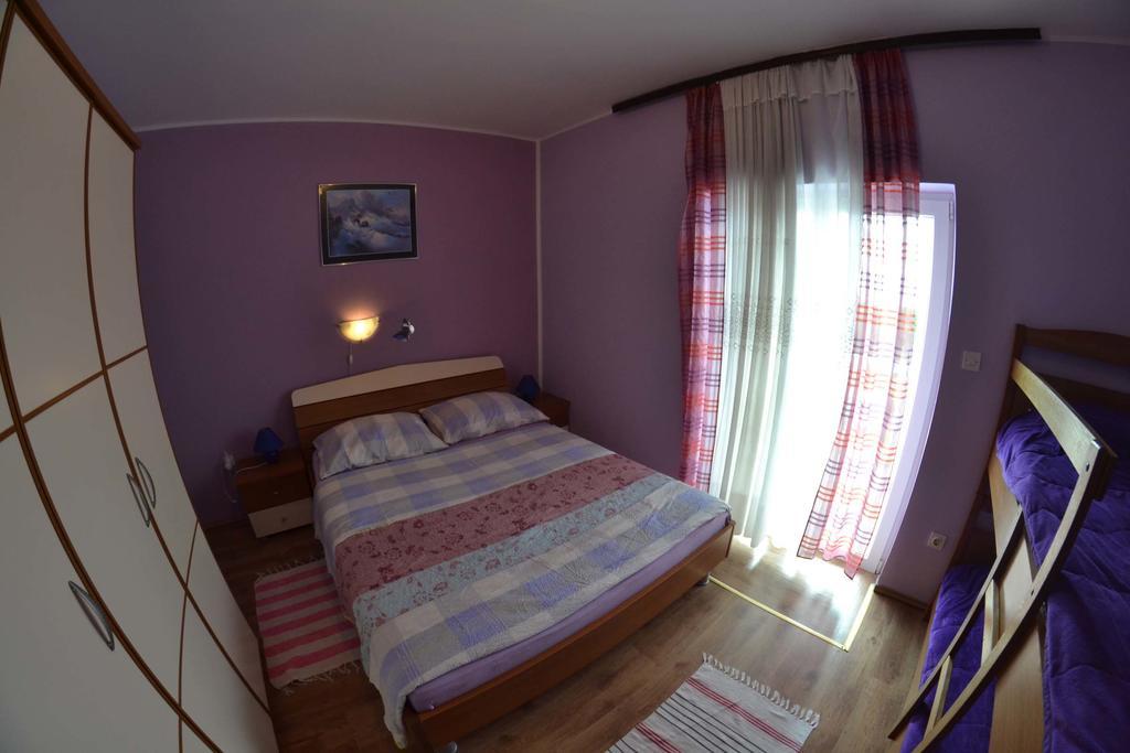 Apartmani Jenny I Tania Лопар Екстериор снимка