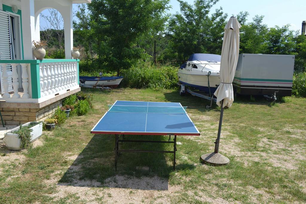 Apartmani Jenny I Tania Лопар Екстериор снимка