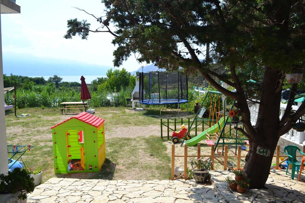 Apartmani Jenny I Tania Лопар Екстериор снимка